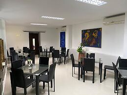 LHM HOTEL