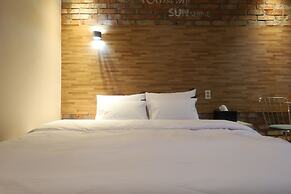 Hotel Kkulbam Stay