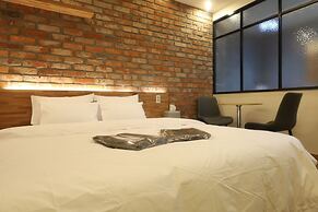 Hotel Kkulbam Stay