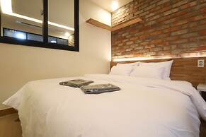 Hotel Kkulbam Stay