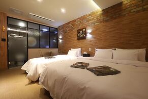 Hotel Kkulbam Stay