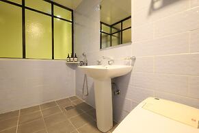 Hotel Kkulbam Stay
