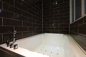 Hotel Kkulbam Stay