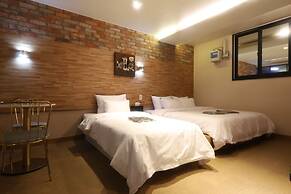 Hotel Kkulbam Stay