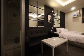 Hotel Kkulbam Stay