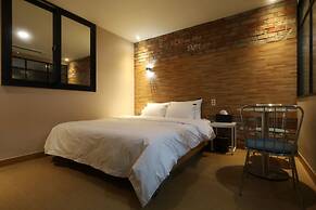 Hotel Kkulbam Stay
