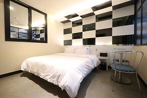 Hotel Kkulbam Stay