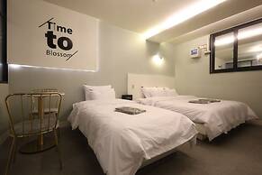 Hotel Kkulbam Stay