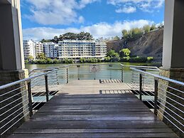 Modern Sleeps 2 Apartment Waterfall Views