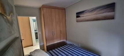 Modern Sleeps 2 Apartment Waterfall Views