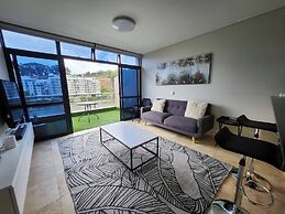 Modern Sleeps 2 Apartment Waterfall Views