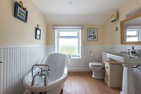 Courtyard Farm Cottages