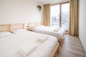 Exquisite Apartment With Cityview Balcony