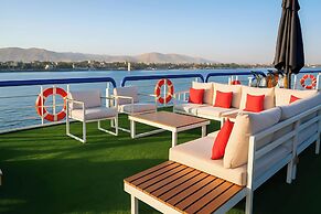 4 nights Nile Cruise full board