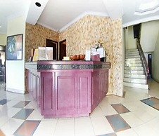 Cozzy Hotel Quint