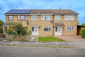 Cosy 3 bed House in Aylesbury