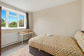 Cosy 3 bed House in Aylesbury