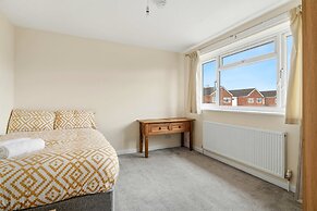 Cosy 3 bed House in Aylesbury