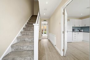 Cosy 3 bed House in Aylesbury