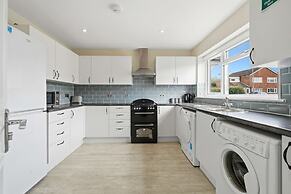 Cosy 3 bed House in Aylesbury