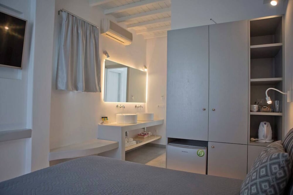 Mina Cozy Studios