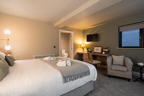 Creighton Hotel