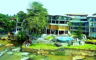 The Elephant Bay - Pinnawala