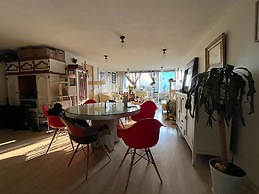 executive room Leo