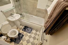 Stylish 2BR Apartment Parking PS5 Wifi