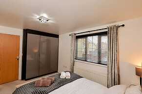 Stylish 2BR Apartment Parking PS5 Wifi