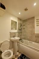 Stylish 2BR Apartment Parking PS5 Wifi
