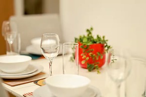 Stylish 2BR Apartment Parking PS5 Wifi