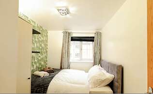 Stylish 2BR Apartment Parking PS5 Wifi