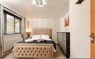 Stylish 2BR Apartment Parking PS5 Wifi