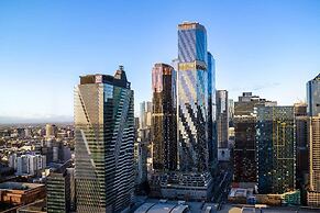 Sky High Views CBD Stay Near Ritz Carlton