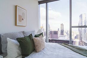 Sky High Views CBD Stay Near Ritz Carlton