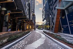 Sky High Views CBD Stay Near Ritz Carlton