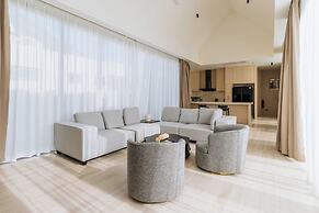 3BR Retreat in Quiet Luxury Area V307