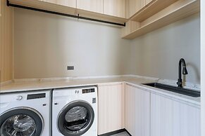 3BR Retreat in Quiet Luxury Area V307