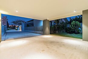3BR Retreat in Quiet Luxury Area V307