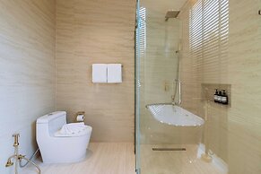 3BR Retreat in Quiet Luxury Area V307