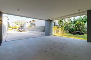 3BR Retreat in Quiet Luxury Area V307