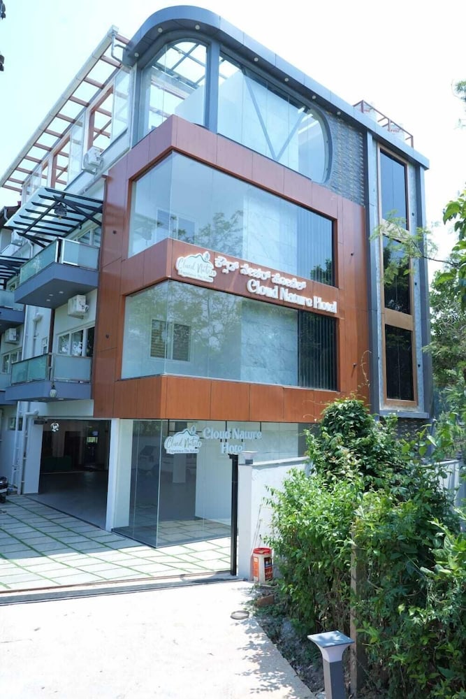 CLOUD NATURE HOTEL