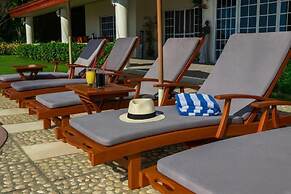 PALMELIA BEACH RESORT