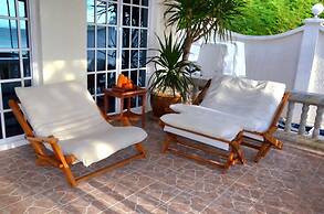 PALMELIA BEACH RESORT