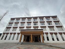 Hotel Dekiling by Eastlynn Collections