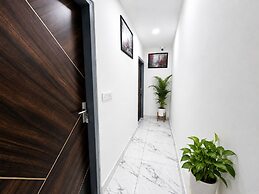 Mauryan Signature Hotel NHPC Metro