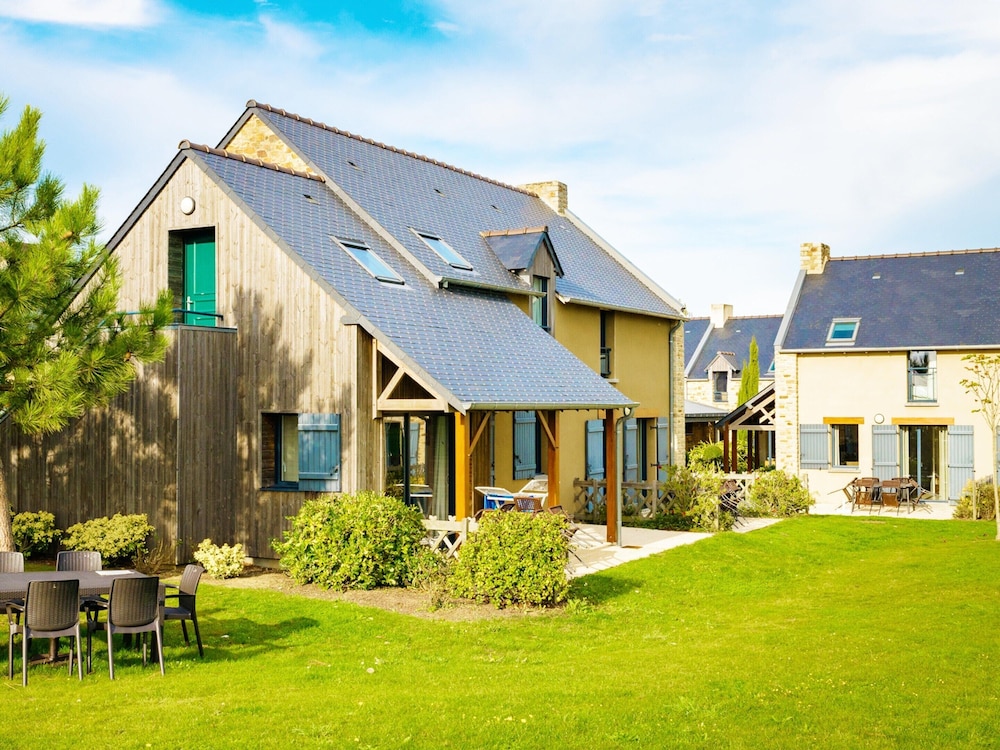Breton Duplex Cottage Retreat