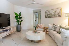 A Calm City Base Cairns CBD
