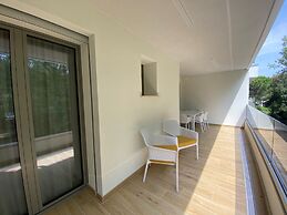 Modern Accommodation With Terrace